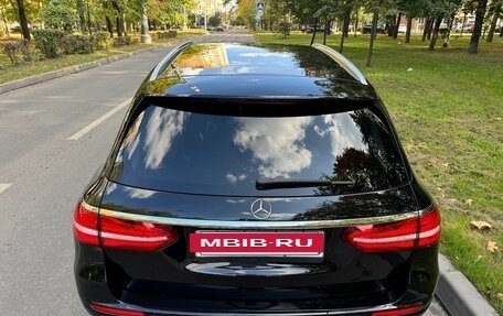 Mercedes-Benz E-Класс, 2019 год, 2 950 000 рублей, 7 фотография