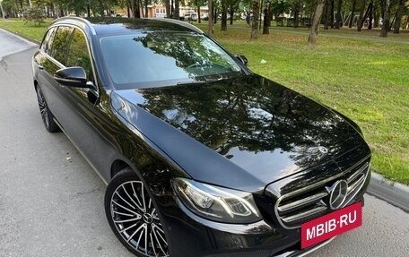 Mercedes-Benz E-Класс, 2019 год, 2 950 000 рублей, 5 фотография