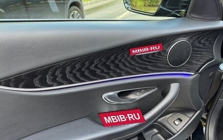 Mercedes-Benz E-Класс, 2019 год, 2 950 000 рублей, 20 фотография