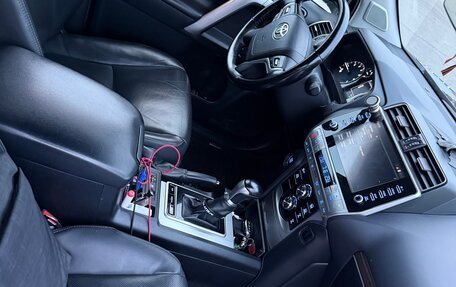 Toyota Land Cruiser Prado 150 рестайлинг 2, 2021 год, 6 150 000 рублей, 7 фотография