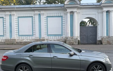 Mercedes-Benz E-Класс, 2011 год, 1 750 000 рублей, 2 фотография