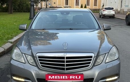 Mercedes-Benz E-Класс, 2011 год, 1 750 000 рублей, 3 фотография