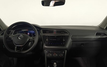 Volkswagen Tiguan II, 2017 год, 2 390 000 рублей, 11 фотография