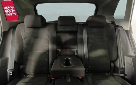 Volkswagen Tiguan II, 2017 год, 2 390 000 рублей, 17 фотография