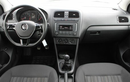 Volkswagen Polo VI (EU Market), 2016 год, 950 400 рублей, 16 фотография