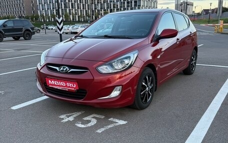 Hyundai Solaris II рестайлинг, 2012 год, 1 000 000 рублей, 1 фотография