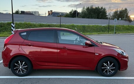 Hyundai Solaris II рестайлинг, 2012 год, 1 000 000 рублей, 4 фотография