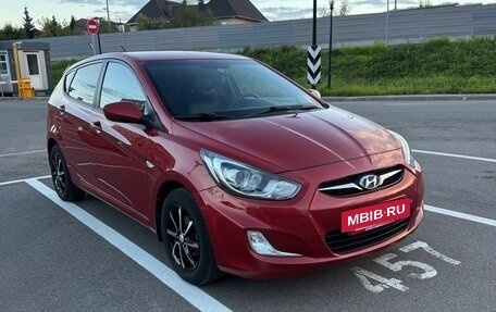Hyundai Solaris II рестайлинг, 2012 год, 1 000 000 рублей, 3 фотография