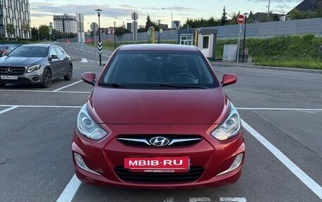 Hyundai Solaris II рестайлинг, 2012 год, 1 000 000 рублей, 2 фотография