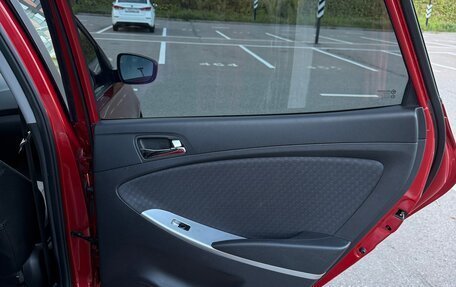 Hyundai Solaris II рестайлинг, 2012 год, 1 000 000 рублей, 13 фотография