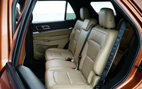 Ford Explorer VI, 2017 год, 2 600 000 рублей, 10 фотография