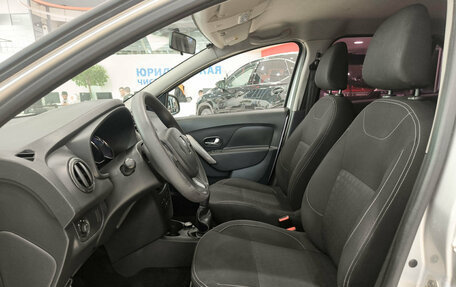 Renault Logan II, 2017 год, 650 000 рублей, 16 фотография