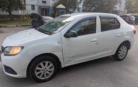 Renault Logan II, 2017 год, 350 000 рублей, 4 фотография