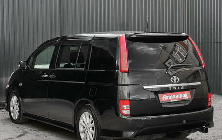 Toyota ISis I, 2010 год, 1 270 000 рублей, 4 фотография