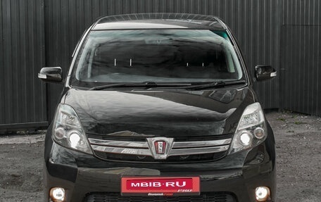 Toyota ISis I, 2010 год, 1 270 000 рублей, 2 фотография