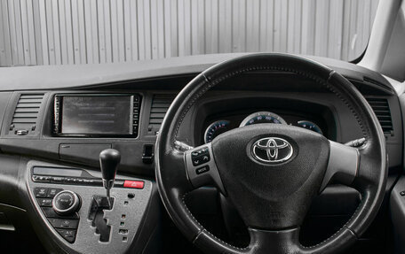 Toyota ISis I, 2010 год, 1 270 000 рублей, 11 фотография
