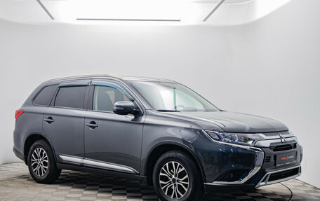 Mitsubishi Outlander III рестайлинг 3, 2019 год, 1 995 000 рублей, 7 фотография