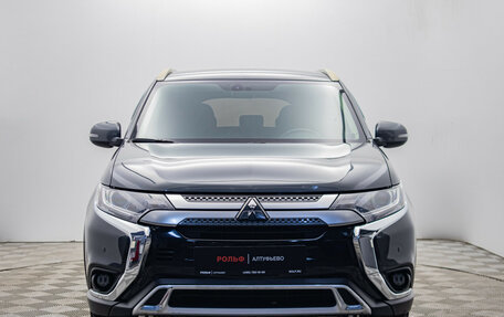 Mitsubishi Outlander III рестайлинг 3, 2019 год, 1 995 000 рублей, 8 фотография