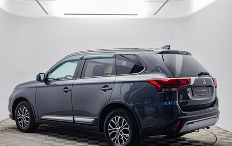 Mitsubishi Outlander III рестайлинг 3, 2019 год, 1 995 000 рублей, 3 фотография