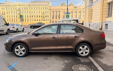 Volkswagen Jetta VI, 2011 год, 830 000 рублей, 2 фотография