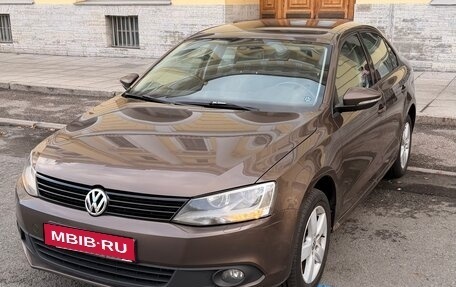 Volkswagen Jetta VI, 2011 год, 830 000 рублей, 1 фотография