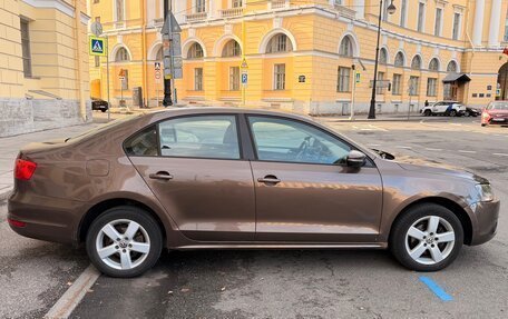 Volkswagen Jetta VI, 2011 год, 830 000 рублей, 4 фотография