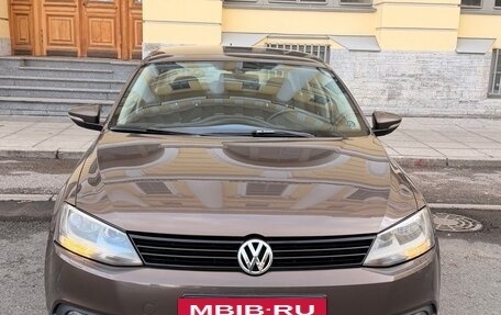 Volkswagen Jetta VI, 2011 год, 830 000 рублей, 6 фотография