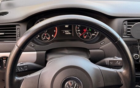 Volkswagen Jetta VI, 2011 год, 830 000 рублей, 18 фотография