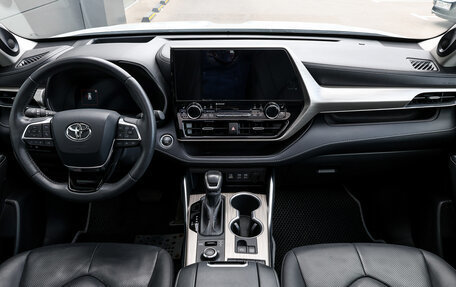 Toyota Highlander, 2025 год, 4 998 000 рублей, 15 фотография
