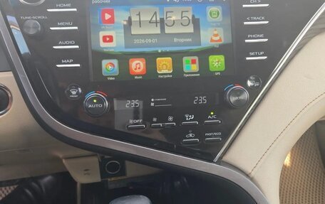 Toyota Camry, 2019 год, 2 650 000 рублей, 6 фотография
