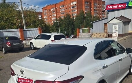 Toyota Camry, 2019 год, 2 650 000 рублей, 3 фотография