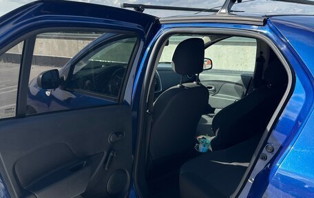 Renault Logan II, 2018 год, 650 000 рублей, 13 фотография