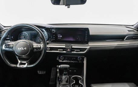 KIA K5, 2021 год, 2 300 000 рублей, 6 фотография
