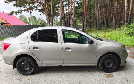 Renault Logan II, 2015 год, 540 000 рублей, 4 фотография