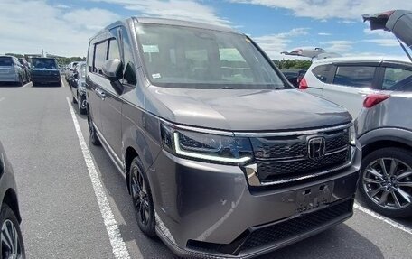 Honda Stepwgn, 2022 год, 2 250 000 рублей, 1 фотография