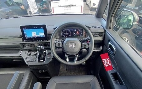Honda Stepwgn, 2022 год, 2 250 000 рублей, 8 фотография