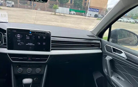 Volkswagen Tiguan II, 2022 год, 2 056 555 рублей, 8 фотография