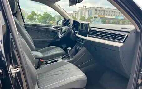 Volkswagen Tiguan II, 2022 год, 2 056 555 рублей, 10 фотография