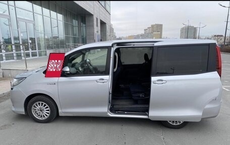 Toyota Noah III, 2018 год, 1 500 000 рублей, 6 фотография