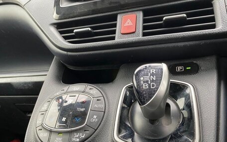 Toyota Noah III, 2018 год, 1 500 000 рублей, 17 фотография