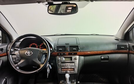 Toyota Avensis III рестайлинг, 2006 год, 825 000 рублей, 10 фотография