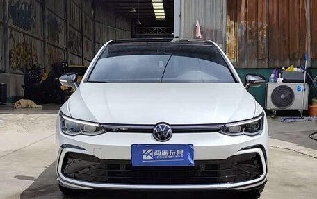 Volkswagen Golf VIII, 2023 год, 1 750 000 рублей, 2 фотография