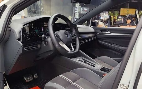 Volkswagen Golf VIII, 2023 год, 1 750 000 рублей, 8 фотография