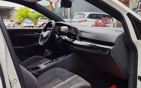 Volkswagen Golf VIII, 2023 год, 1 750 000 рублей, 7 фотография
