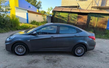 Hyundai Solaris II рестайлинг, 2012 год, 900 000 рублей, 2 фотография