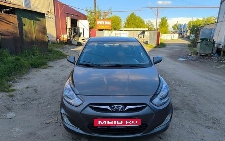 Hyundai Solaris II рестайлинг, 2012 год, 900 000 рублей, 4 фотография