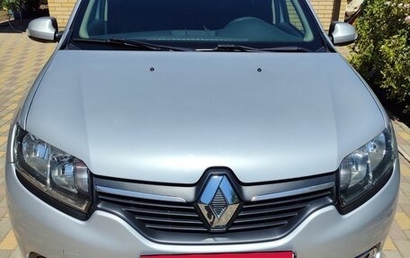 Renault Logan II, 2017 год, 630 000 рублей, 2 фотография