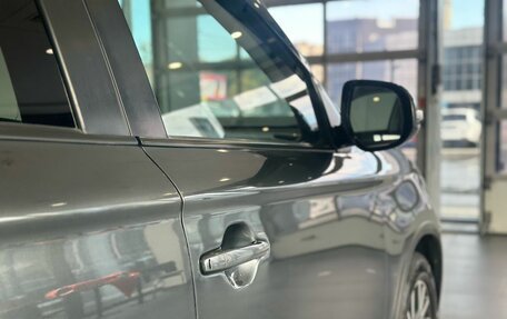 Mitsubishi Outlander III рестайлинг 3, 2018 год, 1 705 000 рублей, 10 фотография