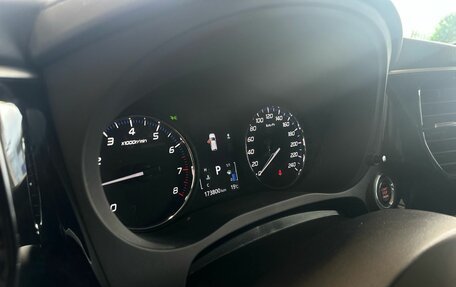 Mitsubishi Outlander III рестайлинг 3, 2018 год, 1 705 000 рублей, 19 фотография