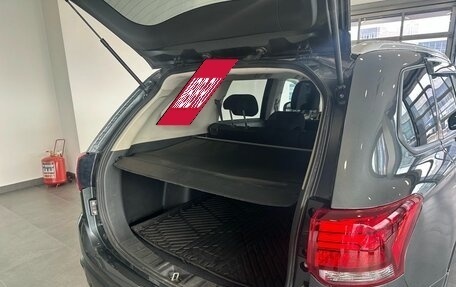 Mitsubishi Outlander III рестайлинг 3, 2018 год, 1 705 000 рублей, 28 фотография